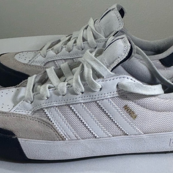 Adidas White and Gray Sneakers with Blue Logo Men Size 6.5 - Picture 4 of 7